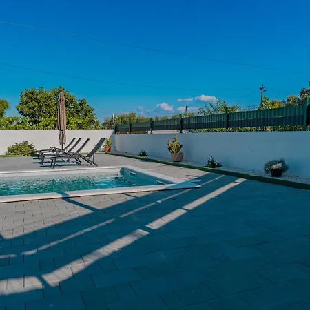 Nyaraló Mediterranean Oasis With Private Pool & Summer Kitchen Biograd na Moru