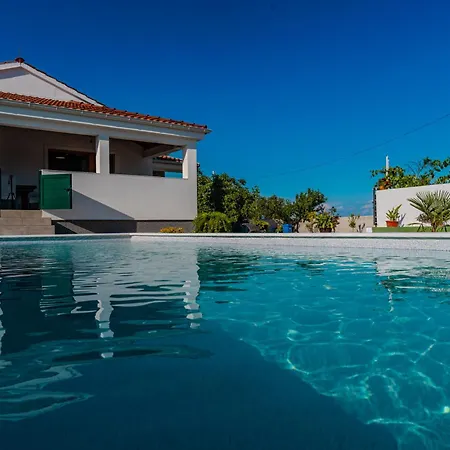 Mediterranean Oasis With Private Pool & Summer Kitchen Nyaraló *