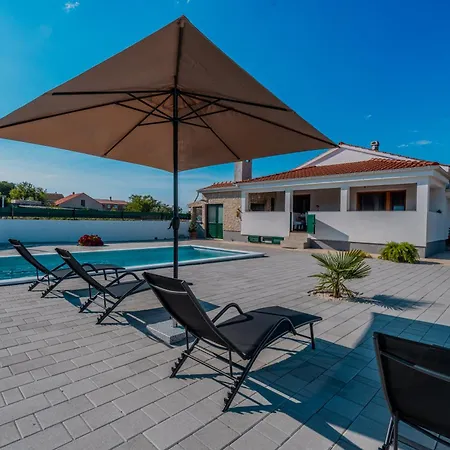 Nyaraló Mediterranean Oasis With Private Pool & Summer Kitchen *