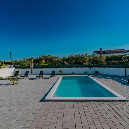 Mediterranean Oasis With Private Pool & Summer Kitchen Nyaraló Biograd na Moru