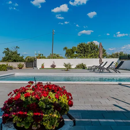 Nyaraló Mediterranean Oasis With Private Pool & Summer Kitchen Biograd na Moru